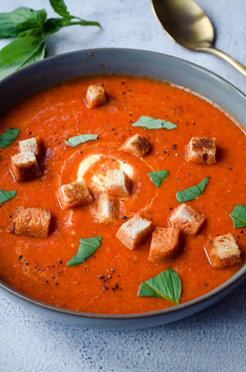 Paprika-Tomaten-Suppe – einfach & schnell